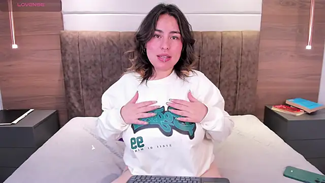Snapshot of Kennya_Rodriguez chatting on 12.28.24 Kennya Rodriguez online show from 12.28.24