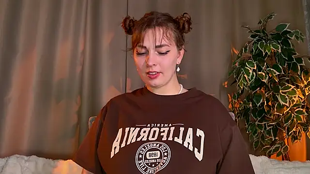 Snapshot of licklissy chatting on 06.15.26 licklissy online show from 06.15.26