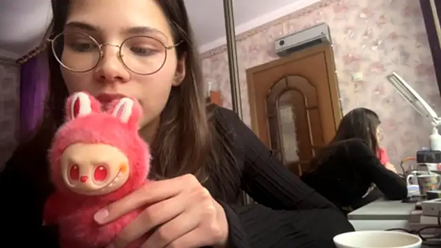 EdythRozier online show from 02.12.26