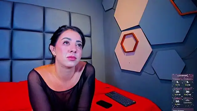 Snapshot of CORAL_FOX chatting on 04.10.26 CORAL FOX online show from 04.10.26