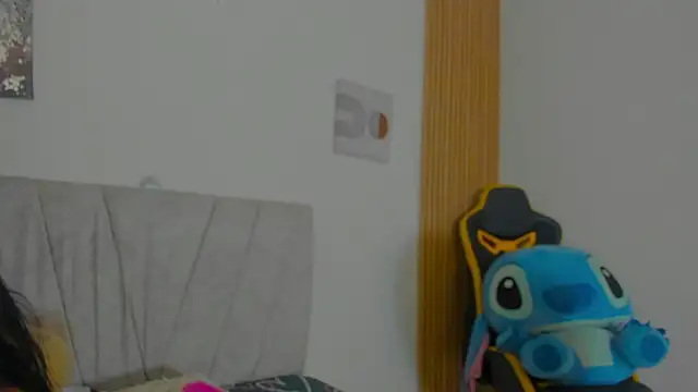 alix pretty18 online show from 03.10.26