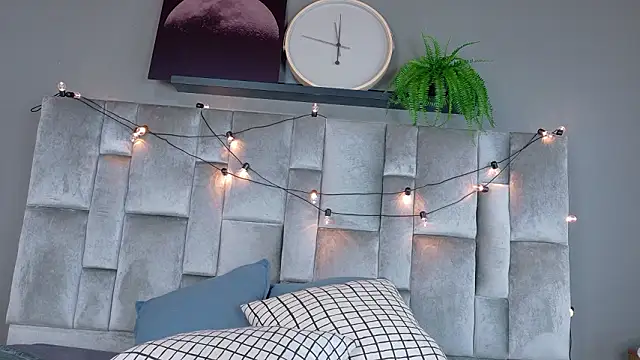 EmmaLou   online show from 02.04.26