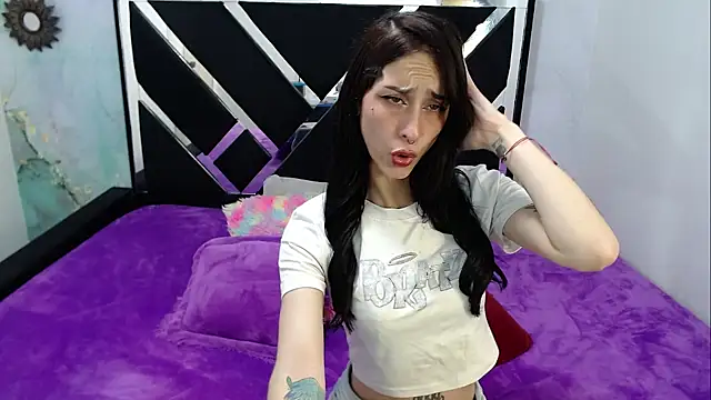 Revelgirl19 online show from 02.26.26