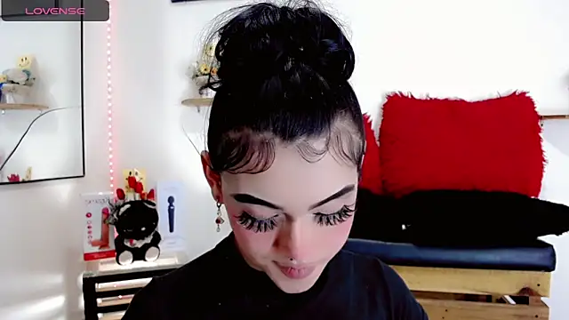 NathalialLooes online show from 02.19.26