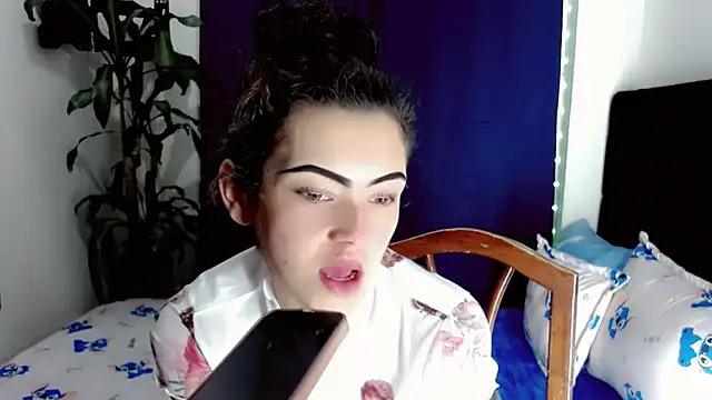 Snapshot of NathalialLooes chatting on 07.20.26 NathalialLooes online show from 07.20.26