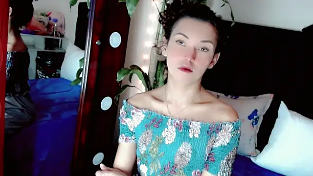 Snapshot of NathalialLooes chatting on 07.28.26 NathalialLooes online show from 07.28.26