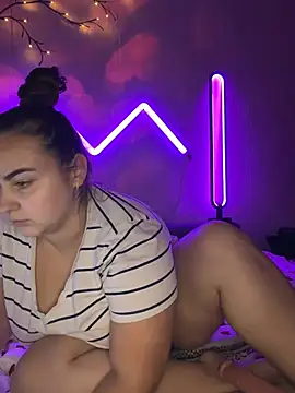 AlyaX X online show from 02.15.26