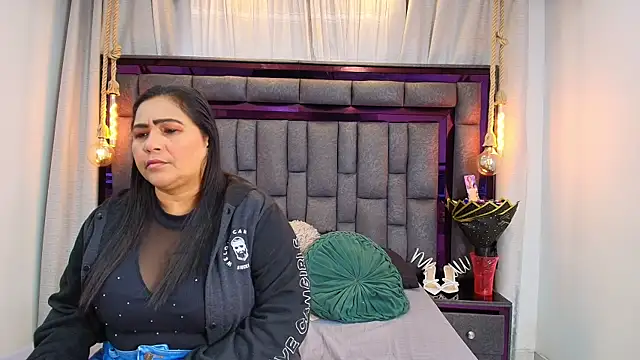 Snapshot of Karina_Mendoza chatting on 05.22.26 Karina Mendoza online show from 05.22.26