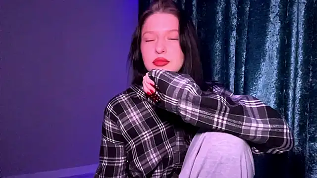 Sarahsolara online show from 03.09.26