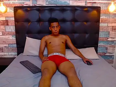 Luigi Ferrer online show from 03.03.26