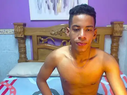 Luigi Ferrer online show from 03.18.26