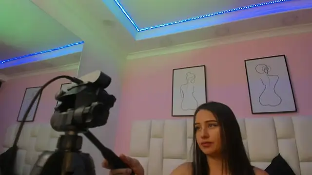 SARHA ANTONELLI online show from 06.14.26