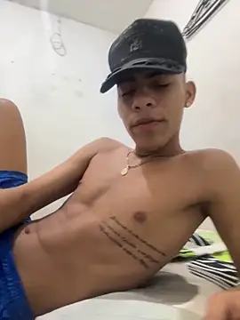 Snapshot of dominick_fran chatting on 02.20.26 dominick fran online show from 02.20.26