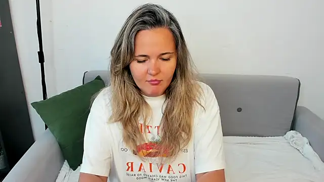 LilyBel online show from 06.10.26