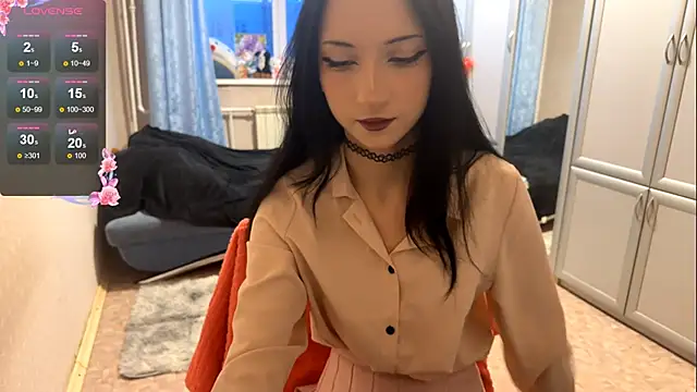 UrBabeLuna online show from 02.04.26