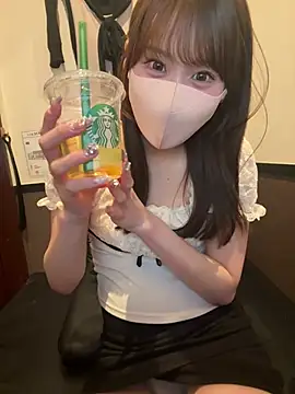 Snapshot of momo_mm chatting on 08.04.26 momo mm online show from 08.04.26