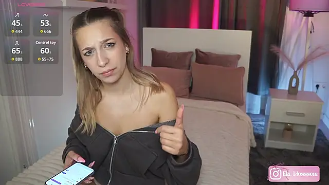 Snapshot of LilaaBlossom chatting on 02.13.26 LilaaBlossom online show from 02.13.26