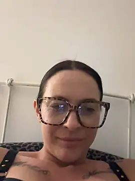 Snapshot of SophieSchmidt chatting on 04.10.26 SophieSchmidt online show from 04.10.26