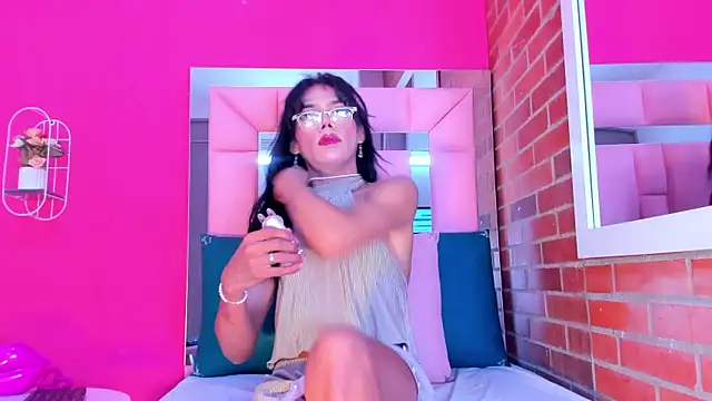 Baby doll XOXO online show from 02.11.26