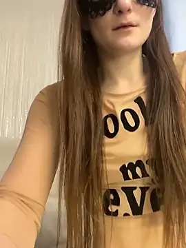 Snapshot of Helgamunn chatting on 02.02.26 Helgamunn online show from 02.02.26