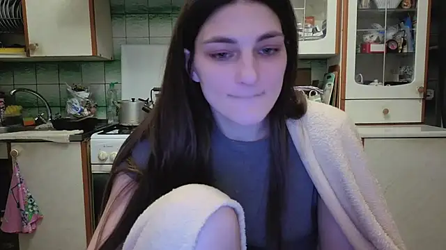 Snapshot of Helgamunn chatting on 03.05.26 Helgamunn online show from 03.05.26