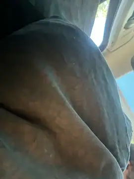 Snapshot of makemestayhard chatting on 03.27.26 makemestayhard online show from 03.27.26