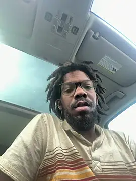 Snapshot of makemestayhard chatting on 03.28.26 makemestayhard online show from 03.28.26