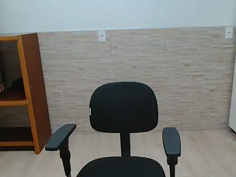 LatinLeone online show from 06.10.26