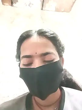 Snapshot of Sunali_Bendre chatting on 02.20.26 Sunali Bendre online show from 02.20.26