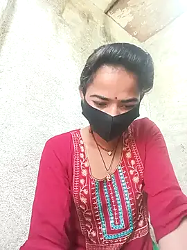 Snapshot of Sunali_Bendre chatting on 03.02.26 Sunali Bendre online show from 03.02.26