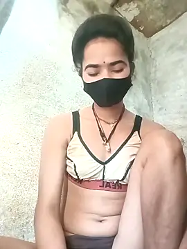 Snapshot of Sunali_Bendre chatting on 03.10.26 Sunali Bendre online show from 03.10.26