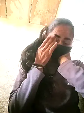 Snapshot of Sunali_Bendre chatting on 03.21.26 Sunali Bendre online show from 03.21.26