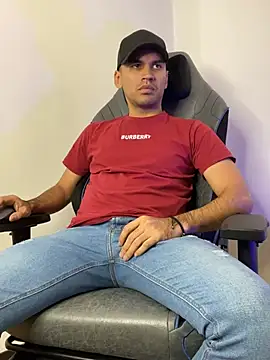 Snapshot of HAMILTONG12 chatting on 02.17.26 HAMILTONG12 online show from 02.17.26