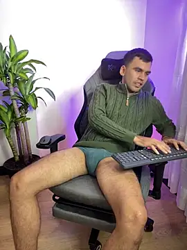 Snapshot of HAMILTONG12 chatting on 03.28.26 HAMILTONG12 online show from 03.28.26