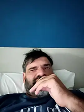 Snapshot of leo85rf chatting on 03.08.26 leo85rf online show from 03.08.26