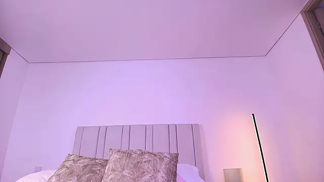 Anna-Lynn online show from 04.21.26