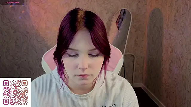 Julia Anis online show from 04.23.26