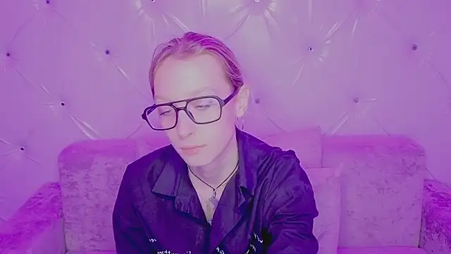 Akiro Kim7 online show from 03.12.26