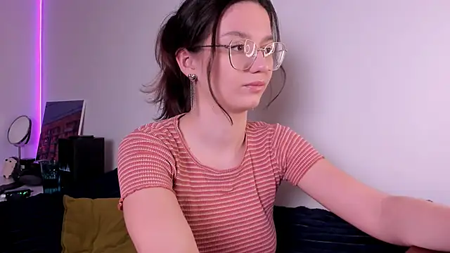 miabellee  online show from 02.26.26