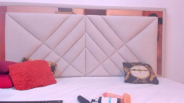 AmberQueen1 online show from 02.21.26