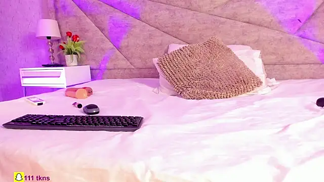 Sara Rossi   online show from 05.04.26