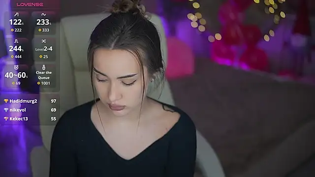 OliviaMoore  online show from 02.17.26