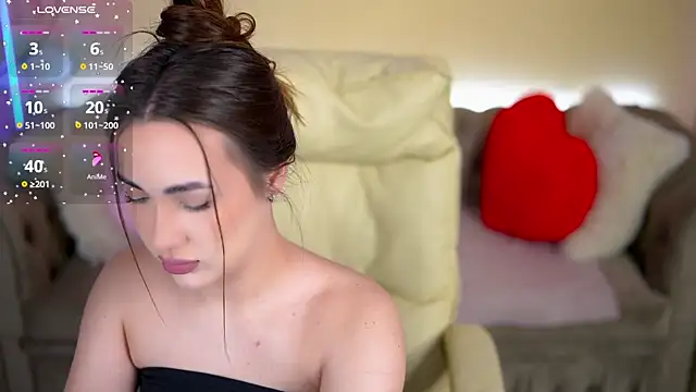 OliviaMoore  online show from 02.26.26