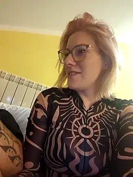 Snapshot of PolomaAndBobo chatting on 03.23.26 PolomaAndBobo online show from 03.23.26