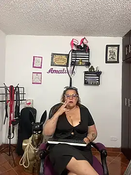 KimmyDark1 online show from 06.12.26