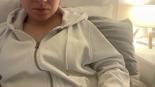 Lucyschickt online show from 02.12.26