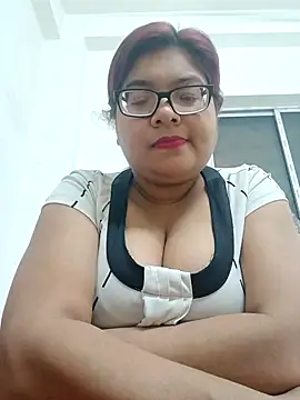 Elie Hallway online show from 02.12.26