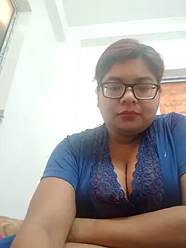 Elie Hallway online show from 03.08.26