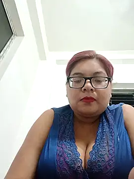 Snapshot of Elie_Hallway chatting on 06.18.26 Elie Hallway online show from 06.18.26
