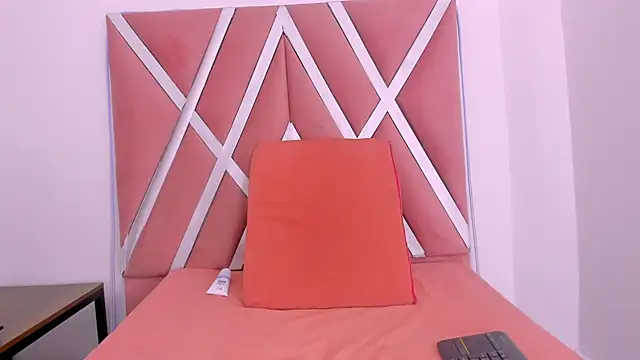 LIZEY LYNCH online show from 02.20.26